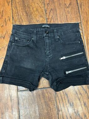 Hot Topic Black Zipper-Accent Denim moto Shorts